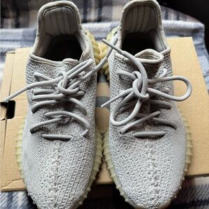 Yeezy Athletic Shoes in Light Gray and Cream